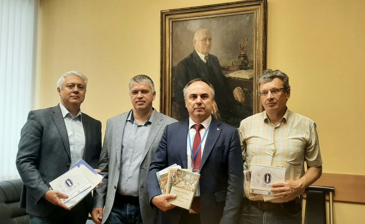 Рабочая встреча директора Института истории НАН Беларуси В.Л.Лакизы и директора Института международных отношений и мировой истории Университета Лобачевского М.И.Рыхтика