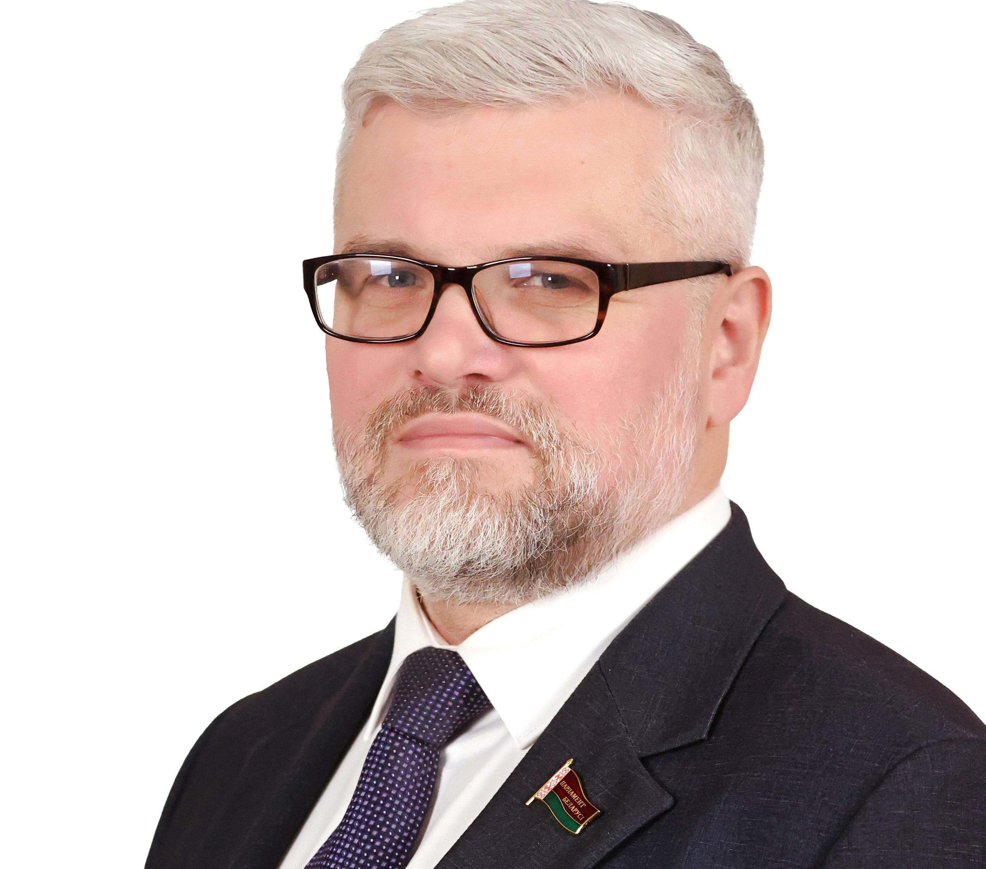 Поздравляем В.В.Даниловича с назначением академиком-секретарем Отделения гуманитарных наук и искусств НАН Беларуси!
